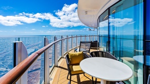 Spacious AquaTheater Suite - 1 Bedroom